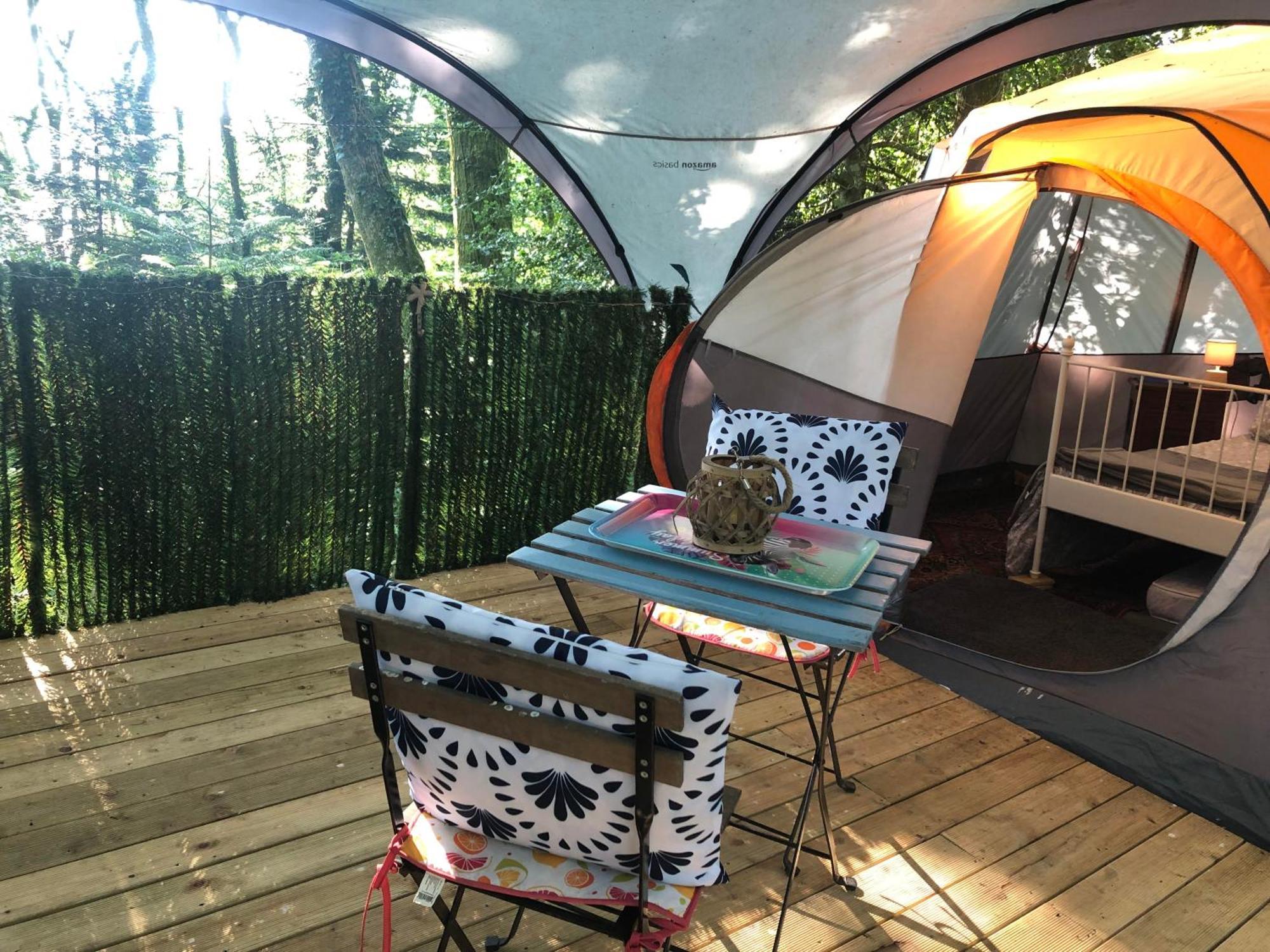 Camping Au Lac Du Drennec Glamping Tent Commana Exteriör bild